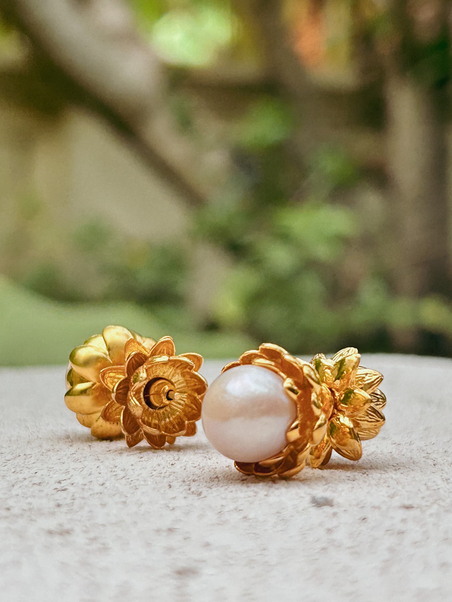 Blooming Lotus Earrings Gold