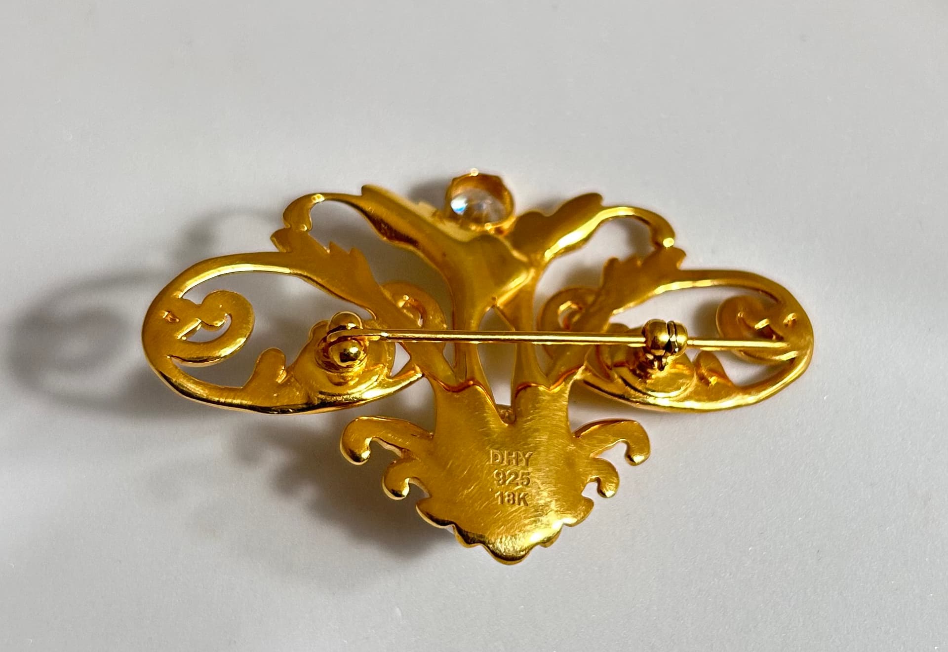 Danayu Brooch Gold 3