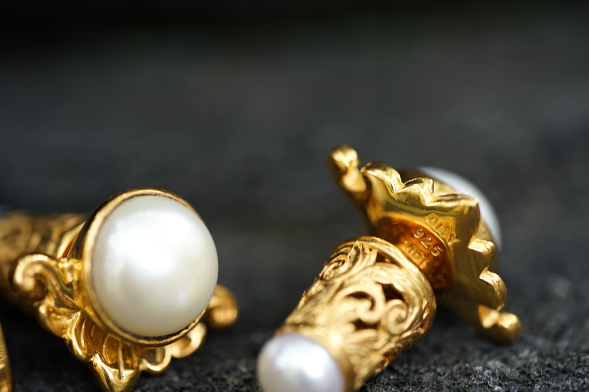 Danayu Earrings Gold