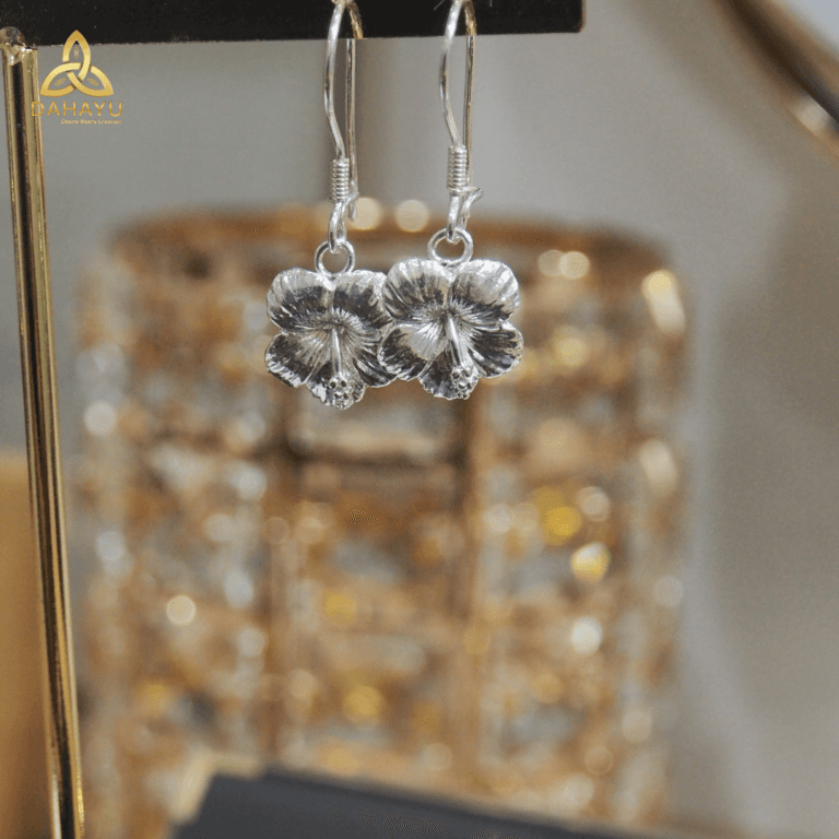Hanging Pucuk Earrings Silver