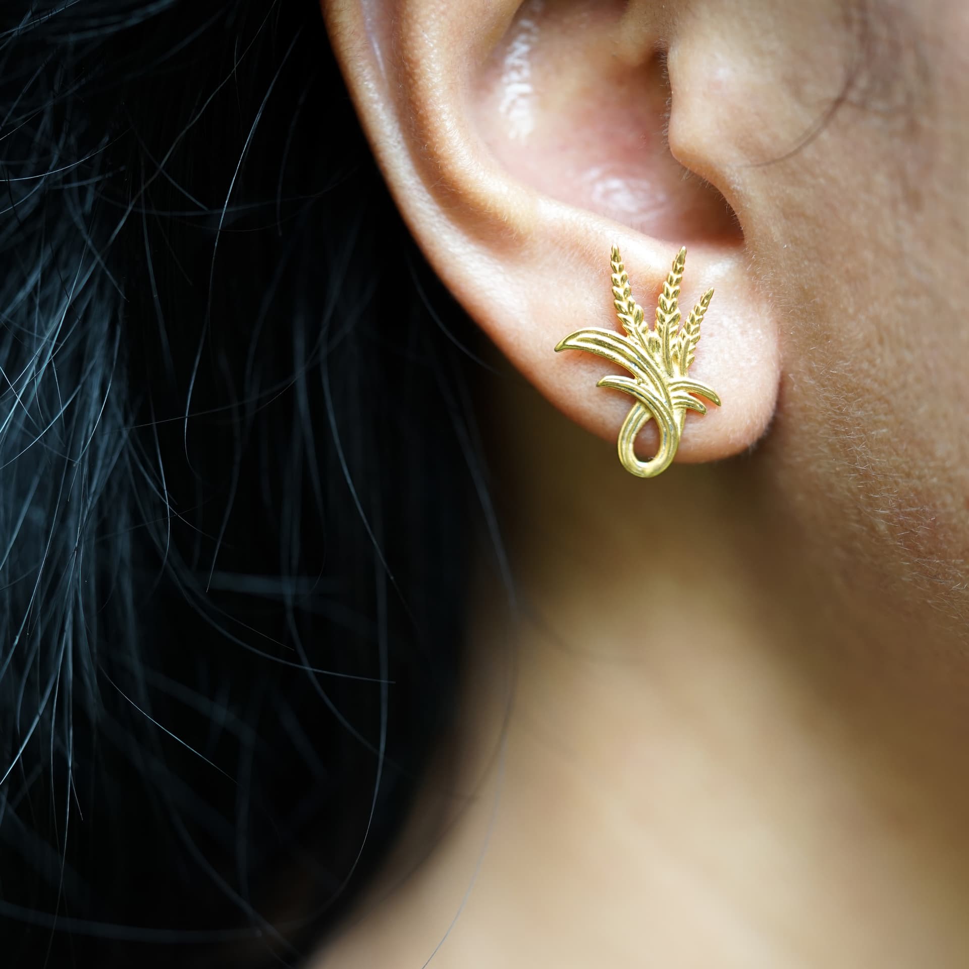 Sri Earrings Gold 3