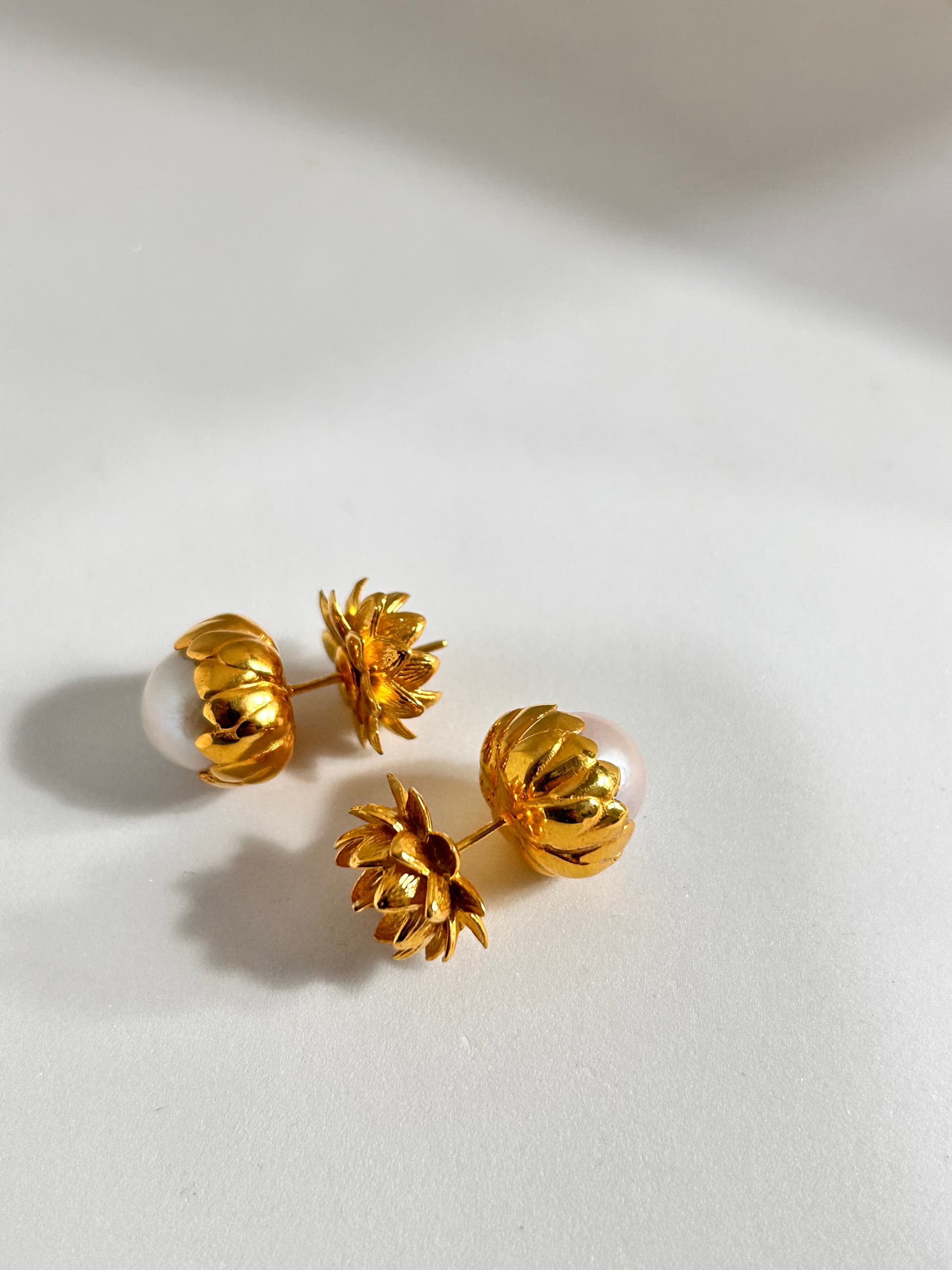 Tunjung Blooming Earring Gold 2
